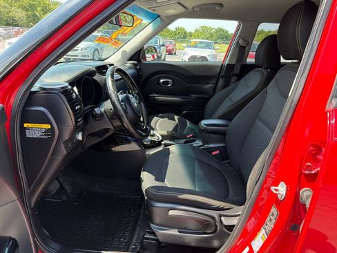 Used 2015 Kia Soul + w/ Audio Package FWD image 9