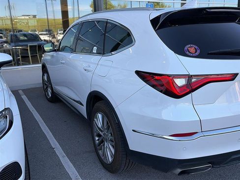 Used 2023 Acura MDX SH-AWD w/ Advance Package image 3