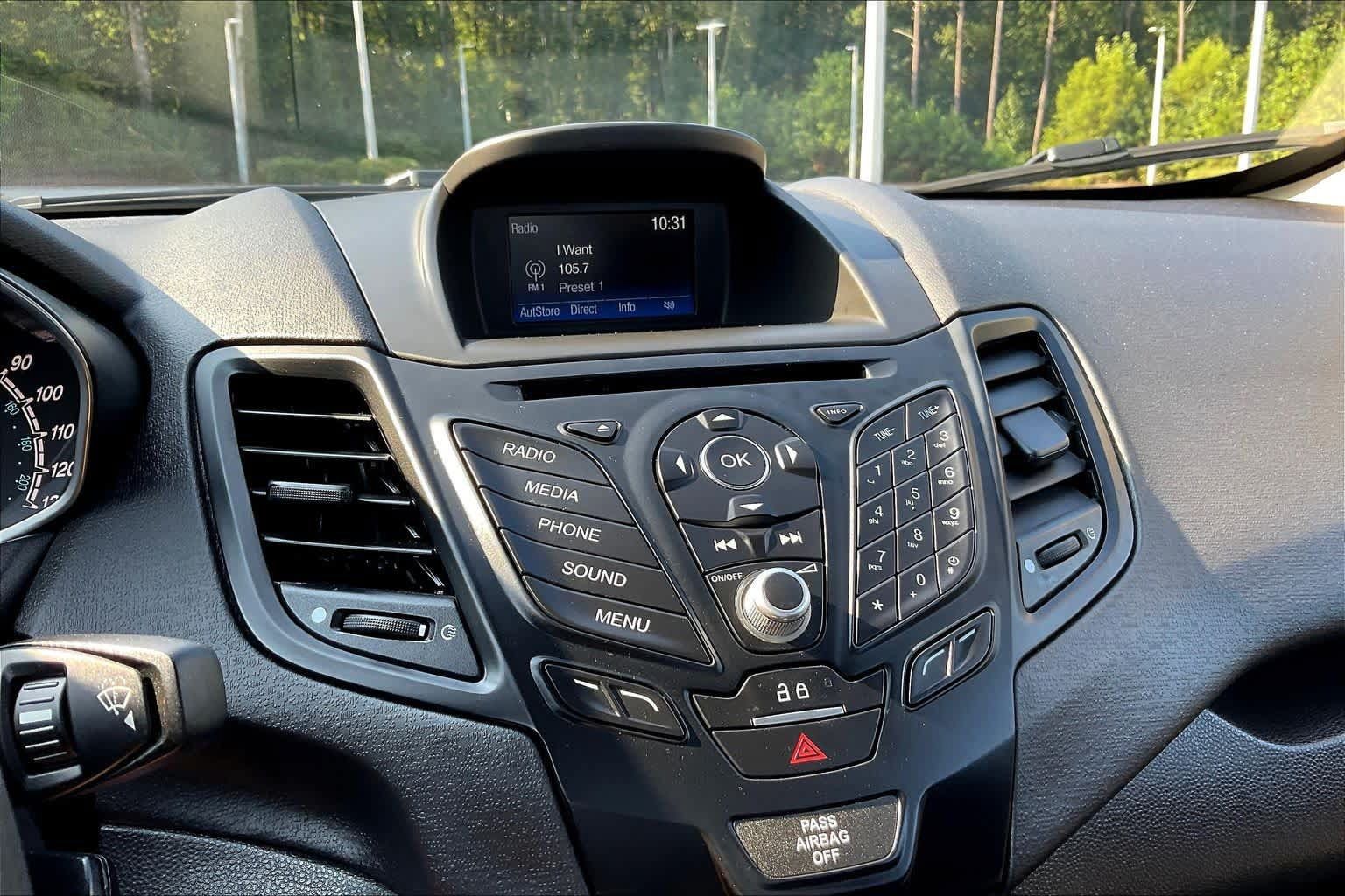 Used 2019 Ford Fiesta SE FWD image 32