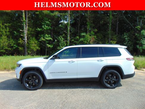 Certified 2024 Jeep Grand Cherokee L Limited w/ Black Appearance Package AWD/4WD image 1