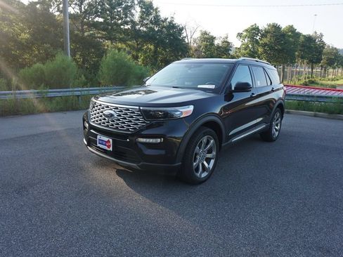 Used 2020 Ford Explorer Platinum w/ Premium Technology Package AWD/4WD image 27