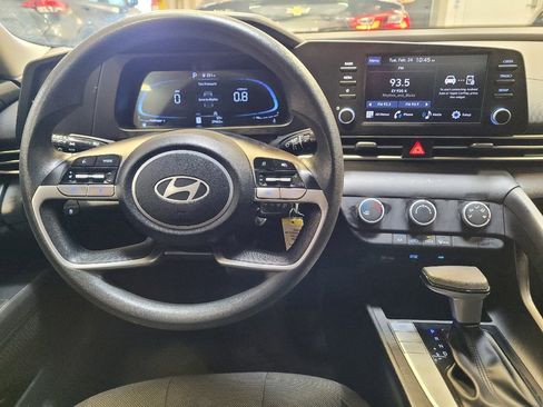Used 2024 Hyundai Elantra SE image 22
