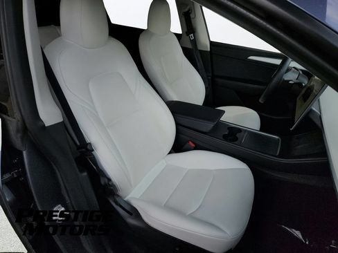 Used 2023 Tesla Model Y Long Range AWD/4WD image 26