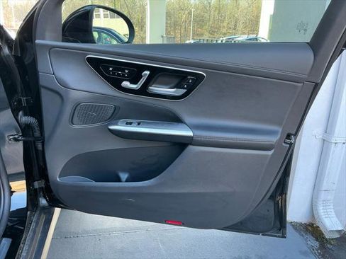 Used 2024 Mercedes-Benz GLC 300 image 36