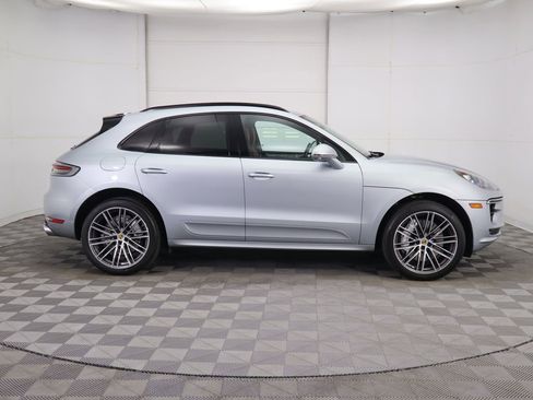 Used 2020 Porsche Macan Turbo image 4