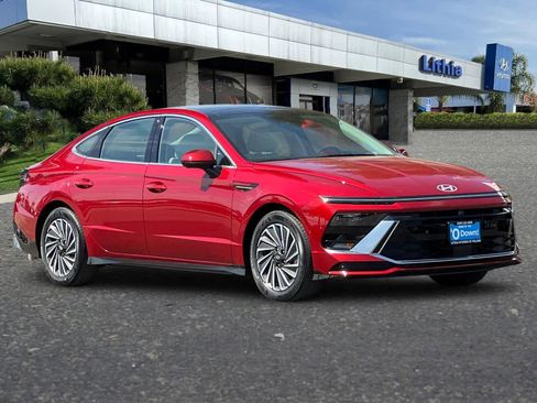 New 2025 Hyundai Sonata Limited image 9