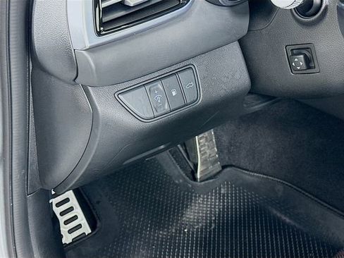 Certified 2025 Genesis G70 3.3T Advanced image 10