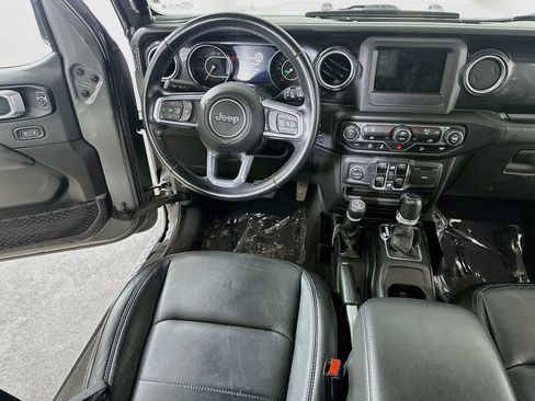 Used 2021 Jeep Wrangler Unlimited Sahara AWD/4WD image 17