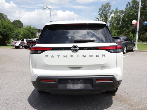 Used 2024 Nissan Pathfinder SV FWD image 4