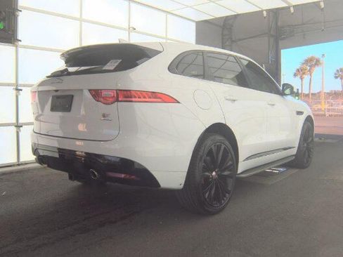 Used 2019 Jaguar F-PACE S image 3