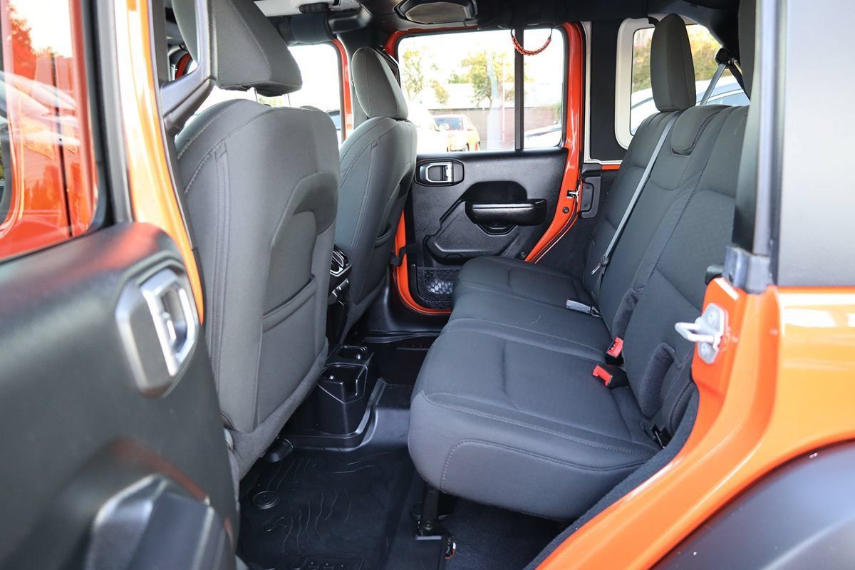 Used 2020 Jeep Wrangler Unlimited Sport S AWD/4WD image 11