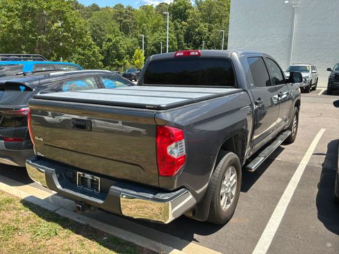 Used 2018 Toyota Tundra SR5 w/ SR5 Upgrade Package AWD/4WD image 7