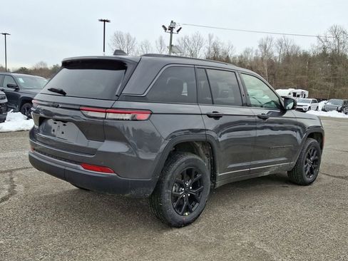 New 2026 Jeep Grand Cherokee Altitude AWD/4WD image 8