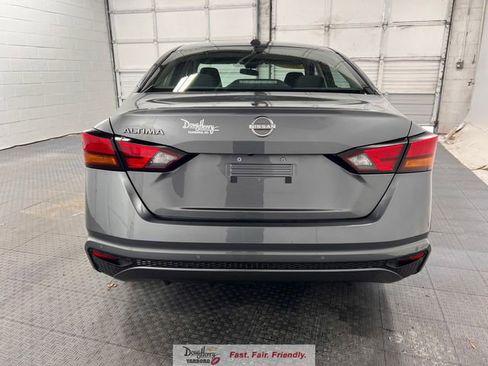 Used 2025 Nissan Altima 2.5 SV FWD image 6