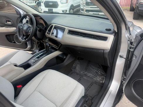 Used 2021 Honda HR-V EX image 10