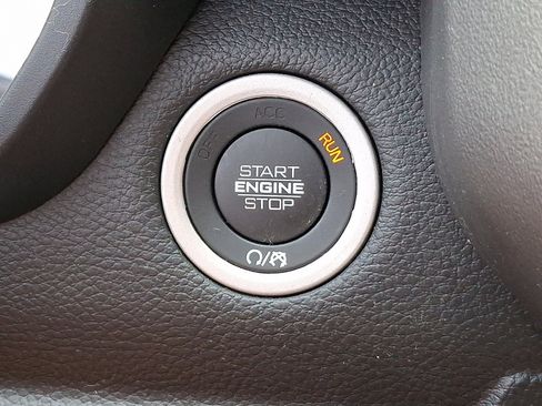 Certified 2022 RAM 1500 Big Horn image 25