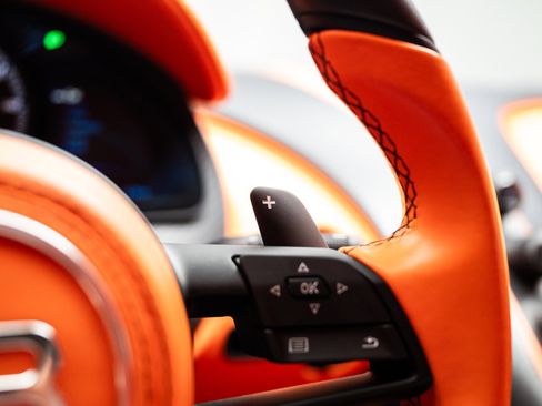 Used 2024 Bugatti Chiron Super Sport image 19