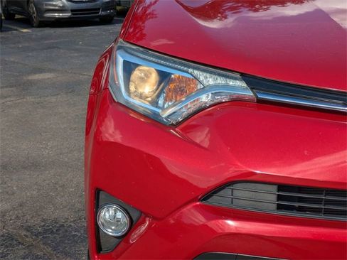 Used 2016 Toyota RAV4 XLE image 9