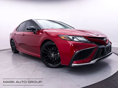 Used 2023 Toyota Camry XSE w/ Navigation Package FWD image 1