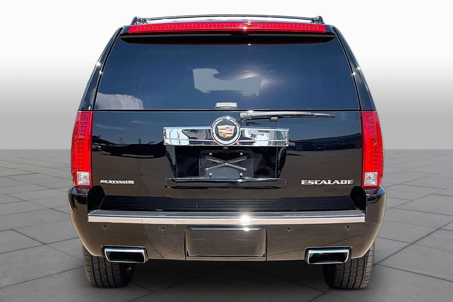 Used 2013 Cadillac Escalade Platinum AWD/4WD image 6