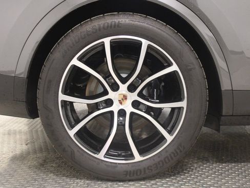Certified 2025 Porsche Cayenne Coupe AWD/4WD image 14