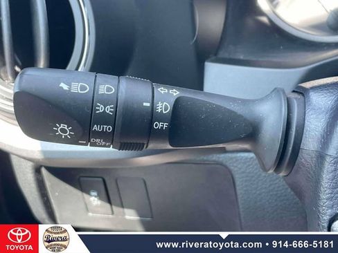 Used 2022 Toyota Tacoma TRD Off-Road w/ Technology Package AWD/4WD image 27