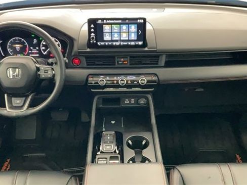 Certified 2023 Honda Pilot TrailSport image 3