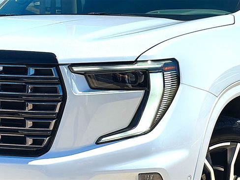 Used 2026 GMC Acadia Denali Ultimate FWD image 4