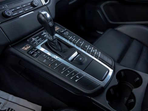 Certified 2018 Porsche Macan GTS AWD/4WD image 40