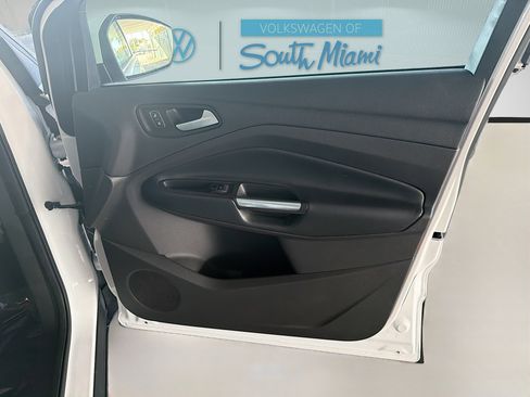 Used 2019 Ford Escape Titanium image 33