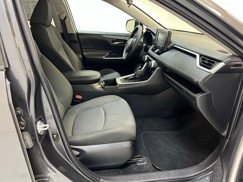 Used 2022 Toyota RAV4 XLE image 30