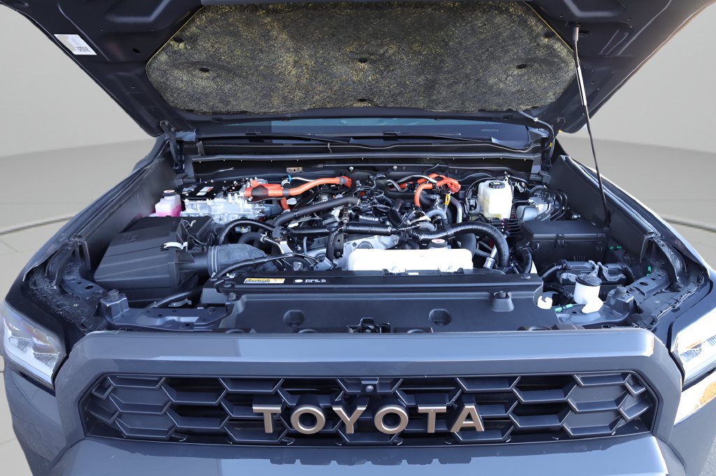 Used 2025 Toyota 4Runner Trailhunter AWD/4WD image 9