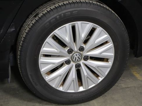 Used 2019 Volkswagen Jetta S image 32