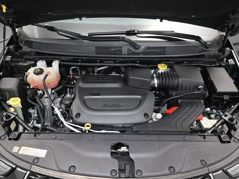 Used 2022 Chrysler Pacifica Touring-L image 12