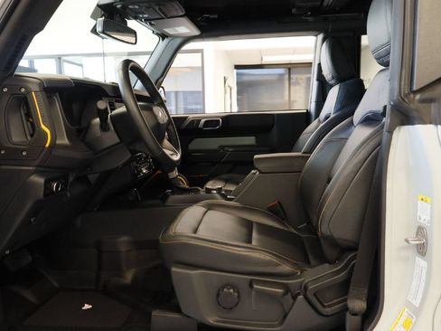 Used 2024 Ford Bronco Badlands AWD/4WD image 4