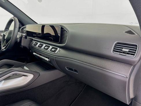 New 2026 Mercedes-Benz GLE 450 4MATIC image 32