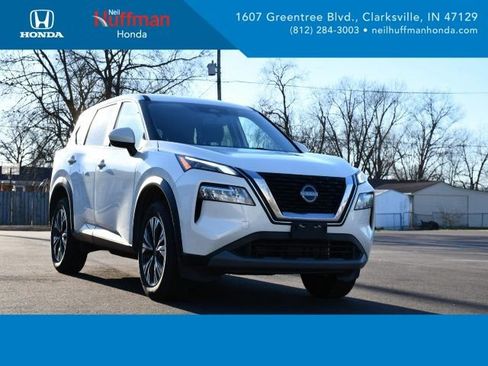 Used 2023 Nissan Rogue SV image 1
