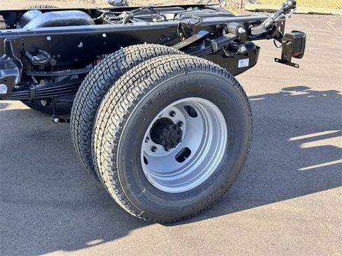 New 2025 Ford F350 XL w/ XL Chrome Package image 8