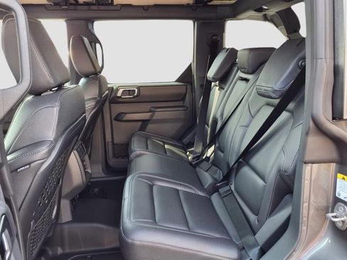 New 2025 Ford Bronco Badlands image 31
