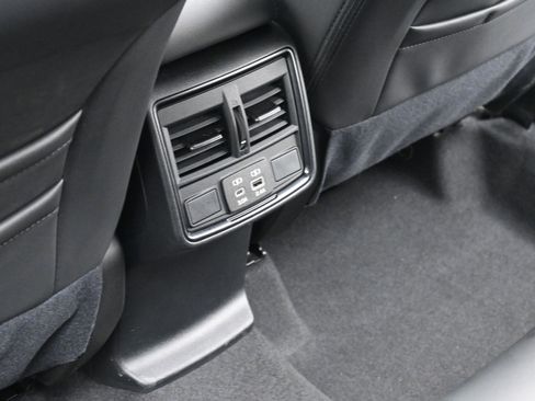 Used 2025 Subaru Forester Limited AWD/4WD image 30