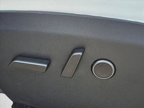 Used 2024 Tesla Model Y Long Range AWD/4WD image 13