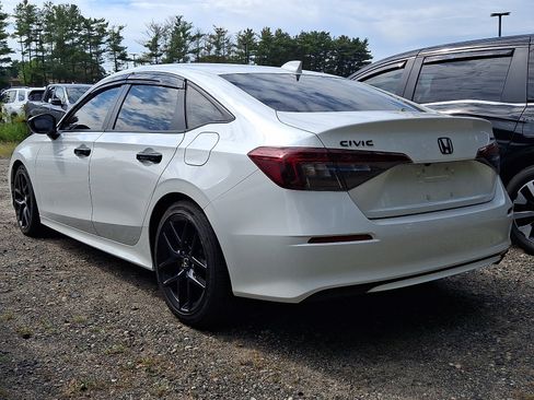 Used 2025 Honda Civic Sport image 4