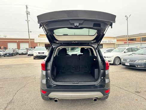 Used 2019 Ford Escape SE image 14