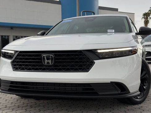 Used 2025 Honda Accord SE image 2