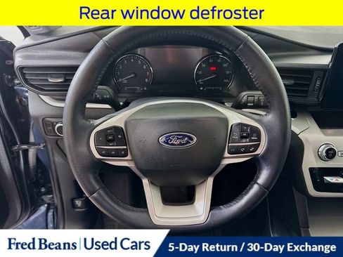 Used 2023 Ford Explorer XLT AWD/4WD image 14