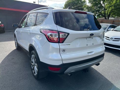 Used 2018 Ford Escape Titanium w/ Ford Safe & Smart Package FWD image 3
