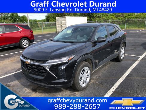Used 2024 Chevrolet Trax LS FWD image 1