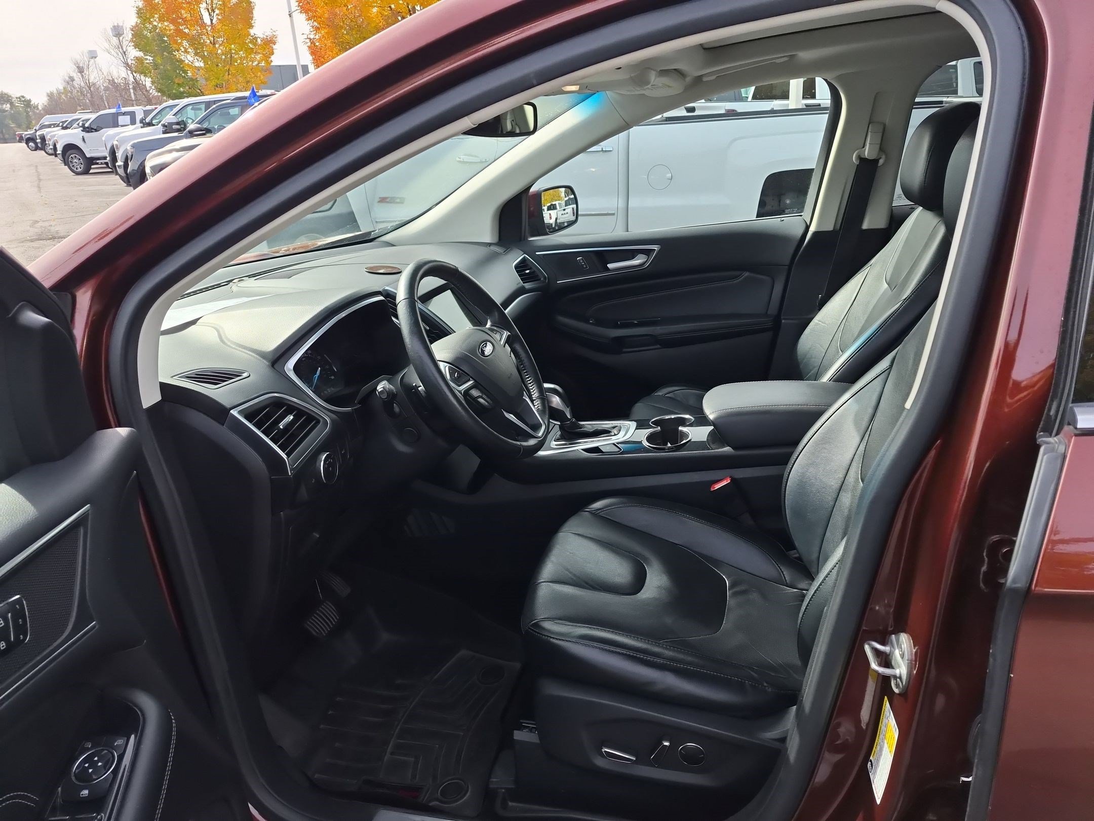 Used 2016 Ford Edge Titanium w/ Equipment Group 302A AWD/4WD image 17