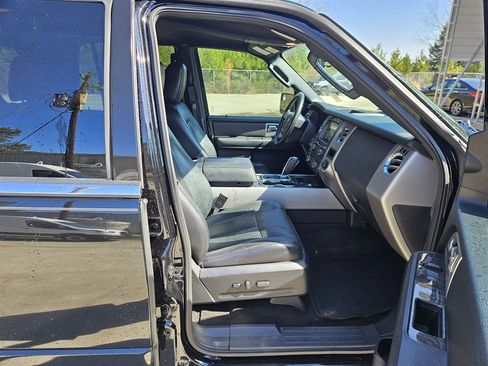 Used 2017 Ford Expedition Limited image 9