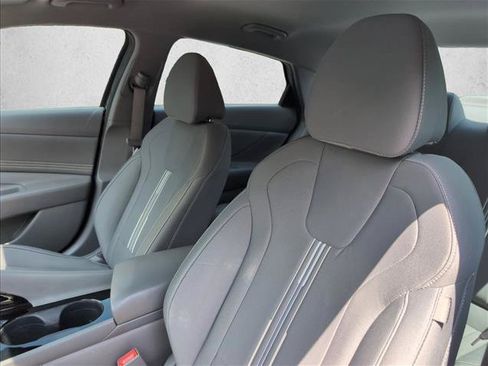 Used 2023 Hyundai Elantra SEL w/ Convenience Package FWD image 12